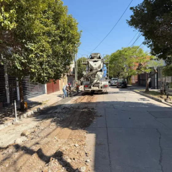 Ampliación de red de agua en calle Bartolomé Apóstol