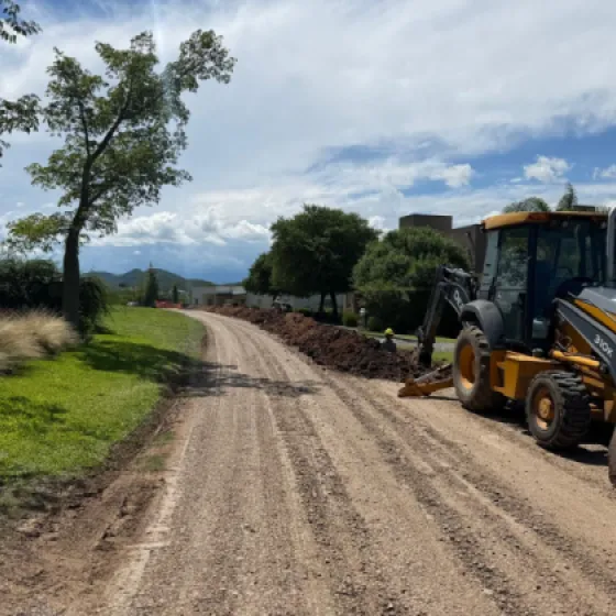 Red de agua y construcción de 2 cisternas de hormigón armado